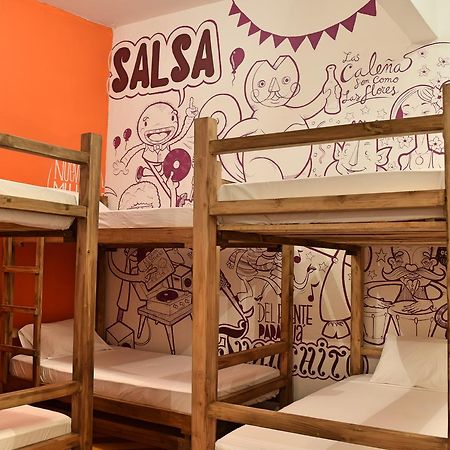 Lulos Hostal Boutique Hostel Кали Екстериор снимка