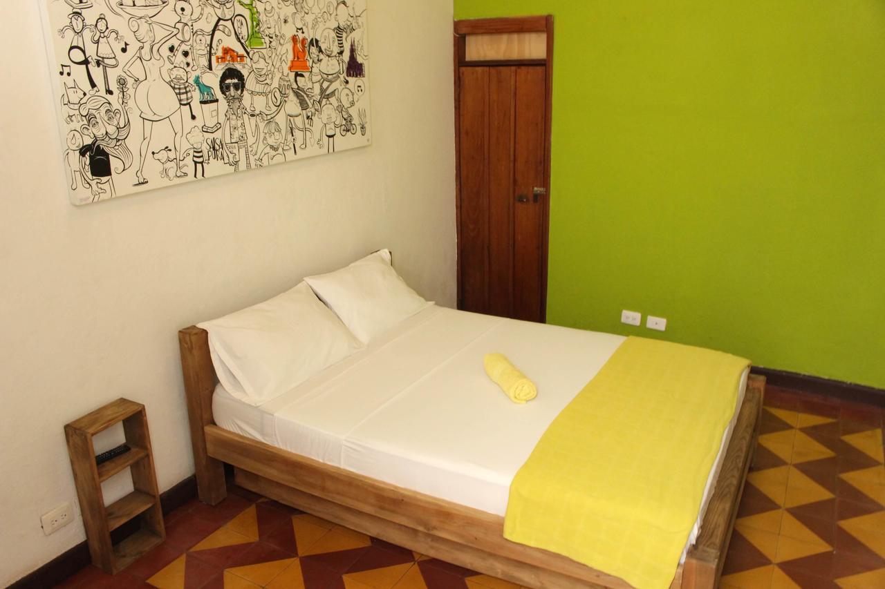 Lulos Hostal Boutique Hostel Кали Екстериор снимка